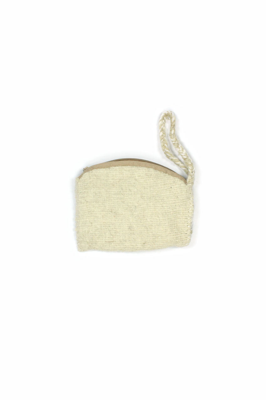 Neceser bordado en relieve beige