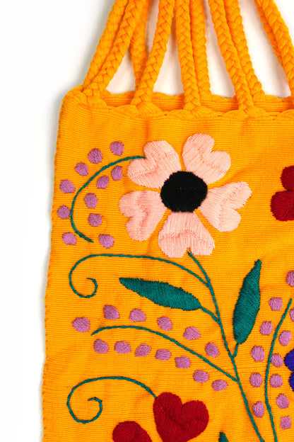 Bolso amarillo bordado