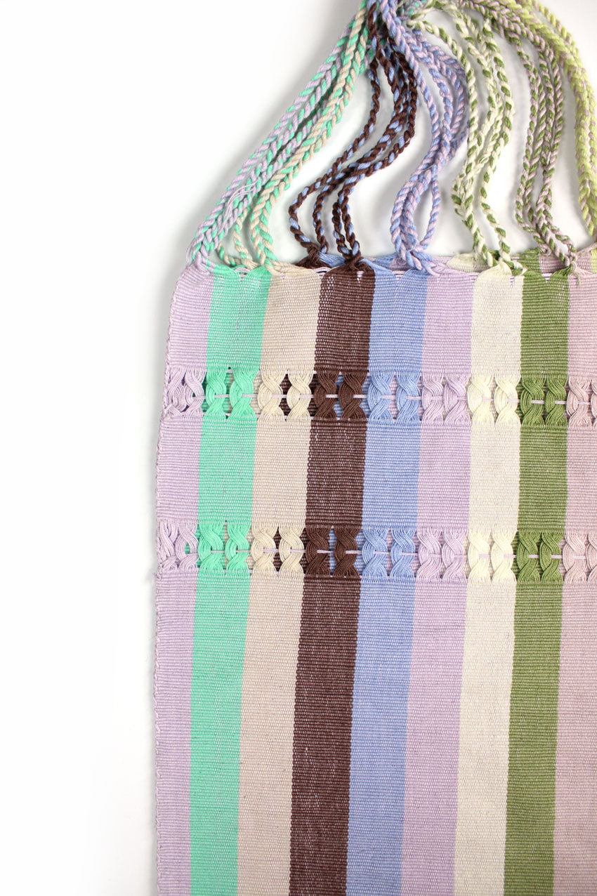 Bolsa de tela estampada clara a rayas