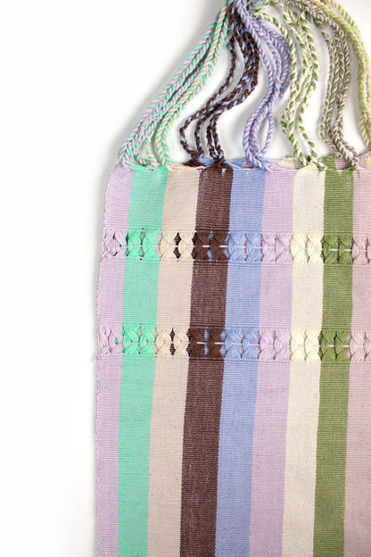 Bolsa de tela estampada clara a rayas
