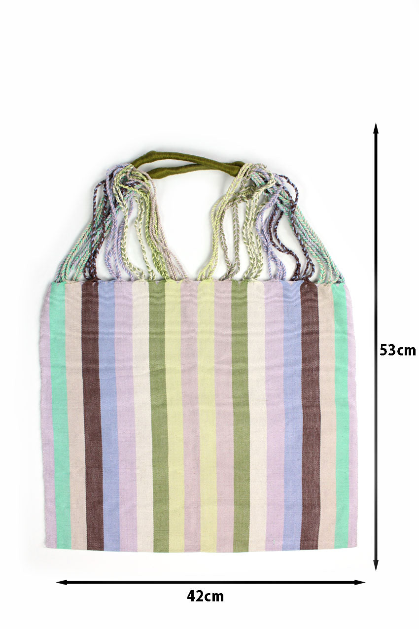 Bolsa de tela estampada clara a rayas