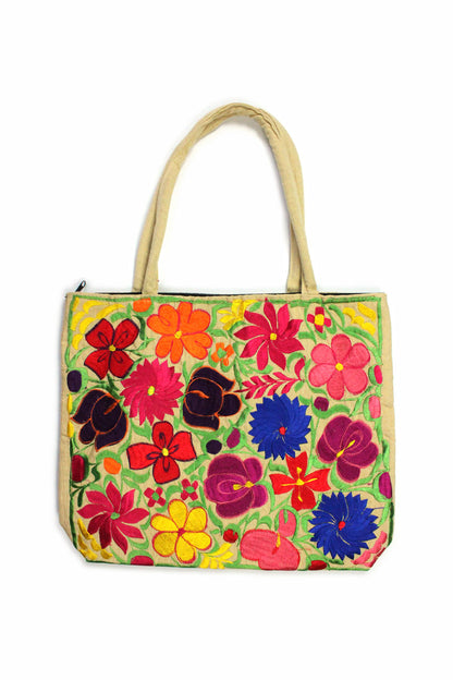 Handtasche mit beiger Blumenstickerei