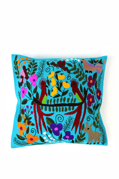 Cojín azul con motivos de animales