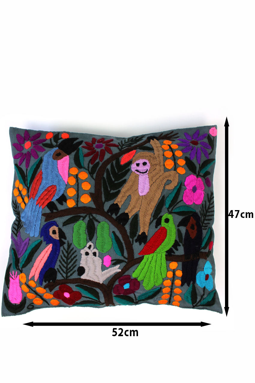 Cojín gris con motivos de animales