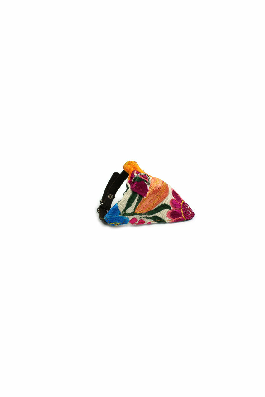 Pañuelo bordado tonos multicolor