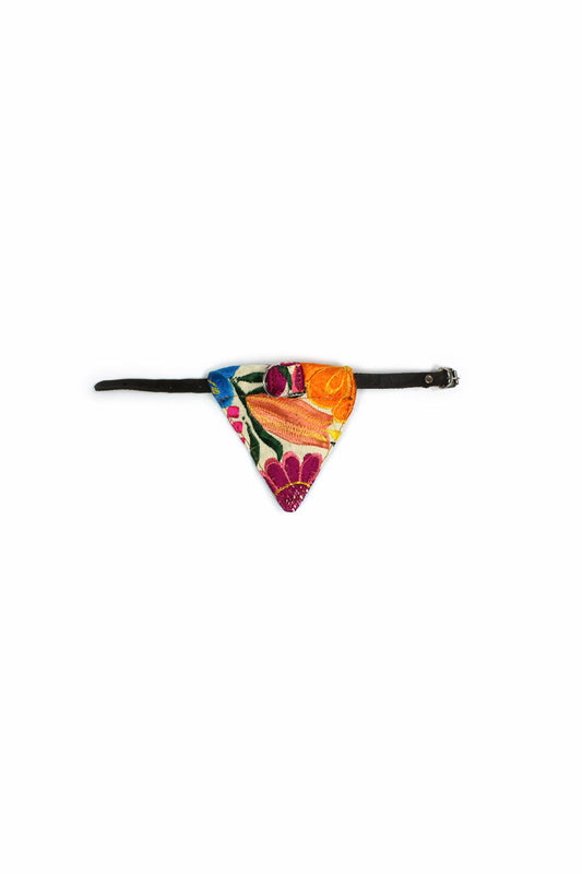 Pañuelo bordado tonos multicolor