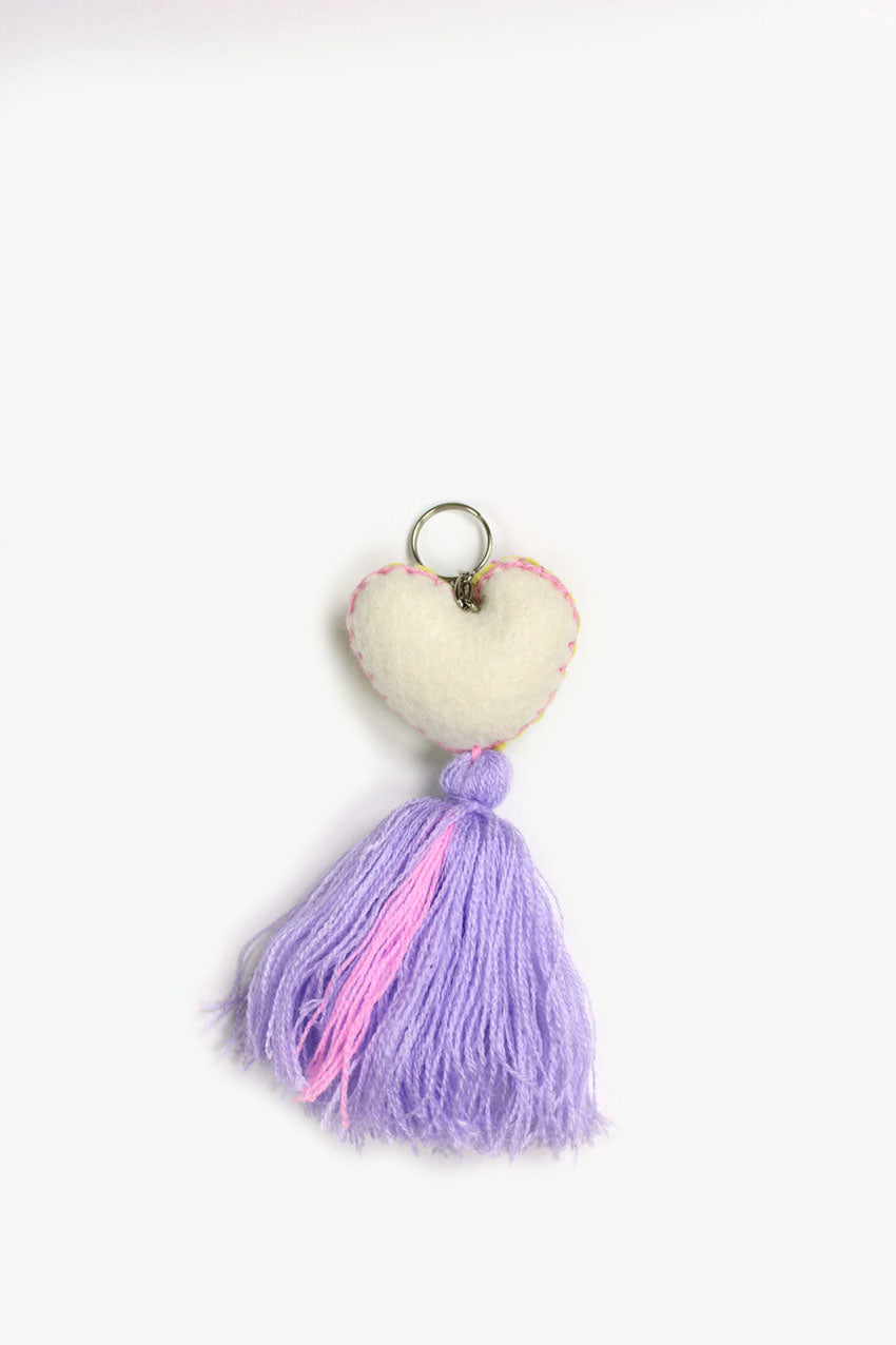 Llavero corazón en violeta pastel