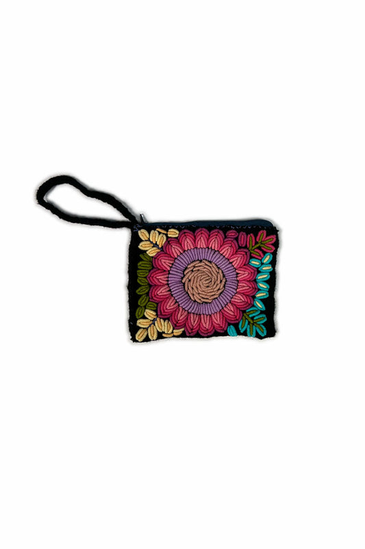 Neceser bordado en relieve fondo negro